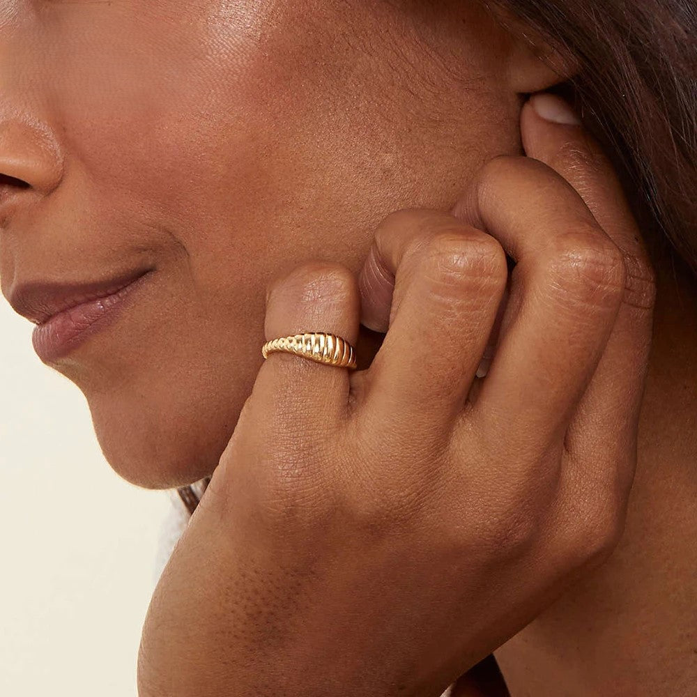 Mini Twist Ring