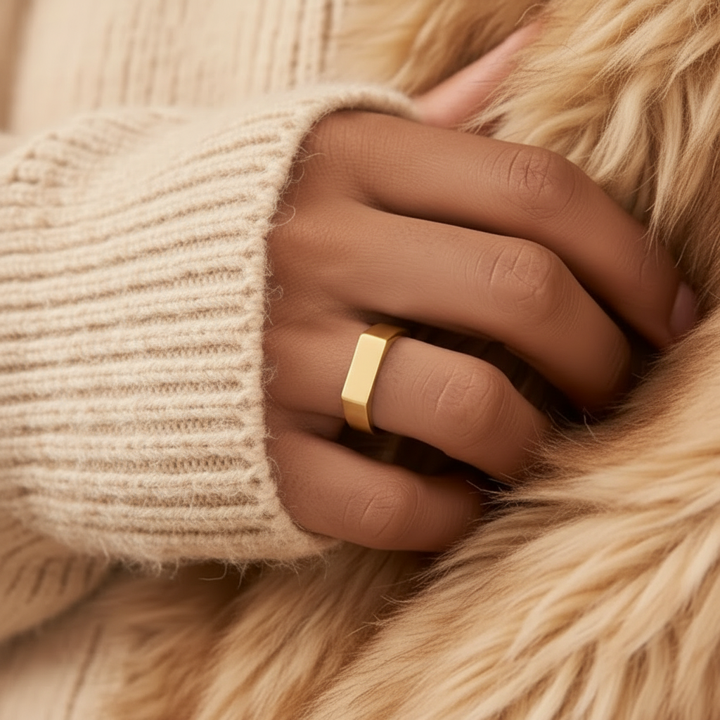 Signet Ring | Lagacci Minimal Jewelry