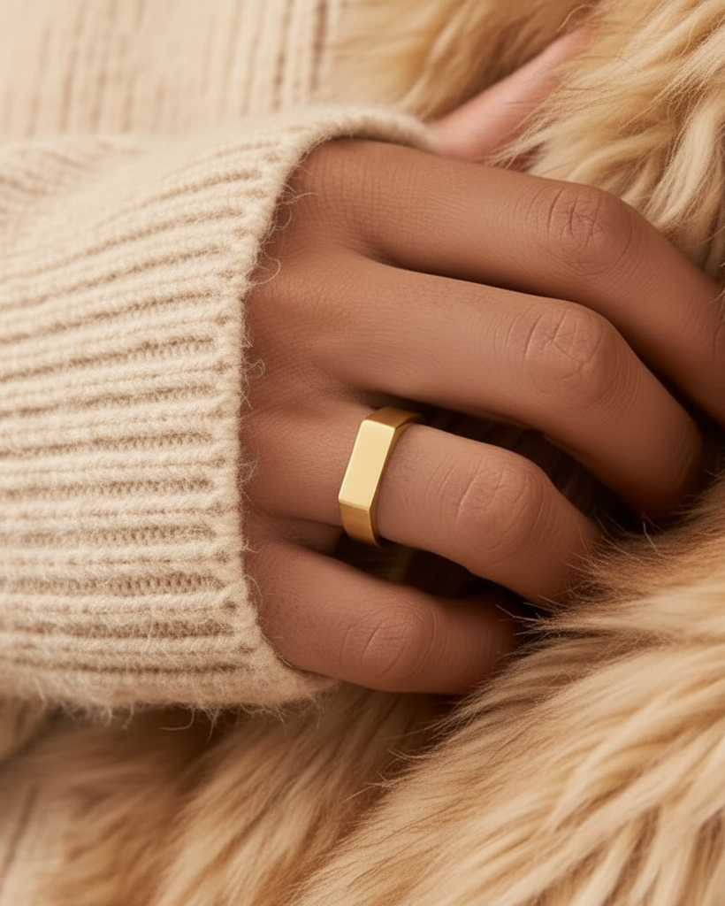 Signet Ring | Lagacci Minimal Jewelry