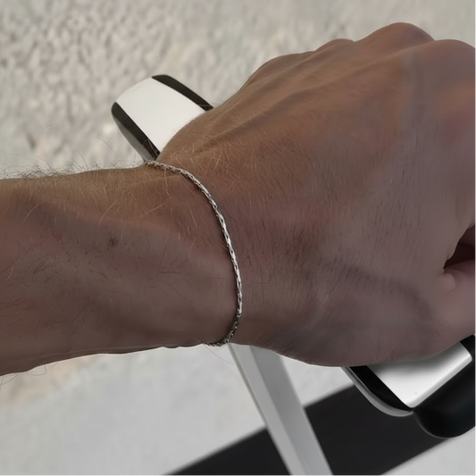 Lagacci minimal wire chain bracelet