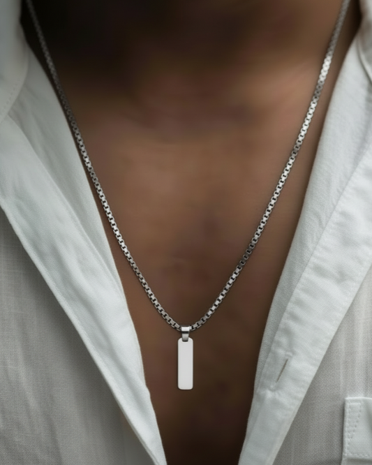 Lagacci minimal box pendant necklace