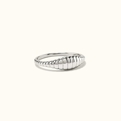 Mini Twist Ring