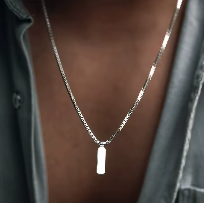 Lagacci minimal box pendant necklace
