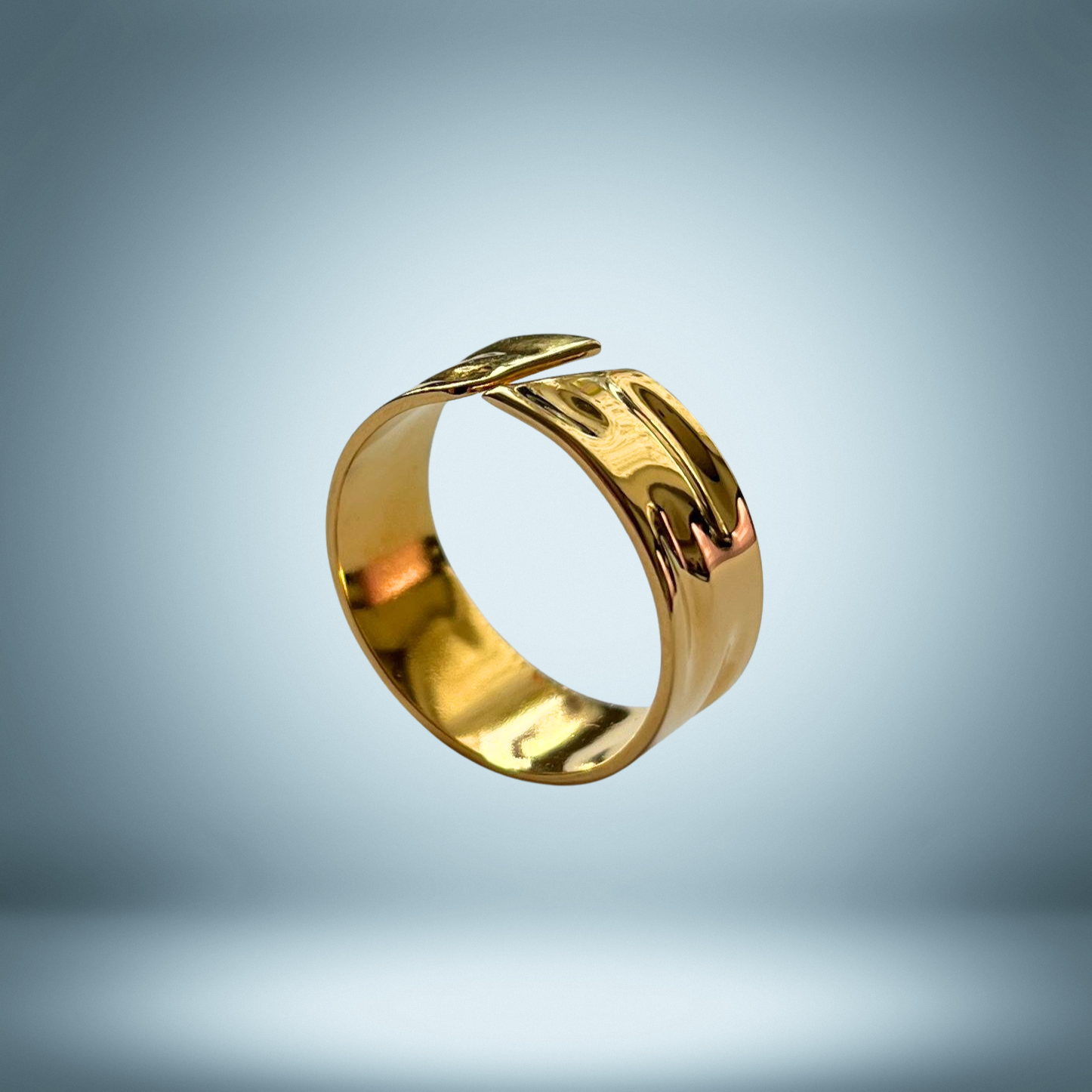 Unisize Stripe Ring in polished gold finish, showcasing sleek design and modern elegance.