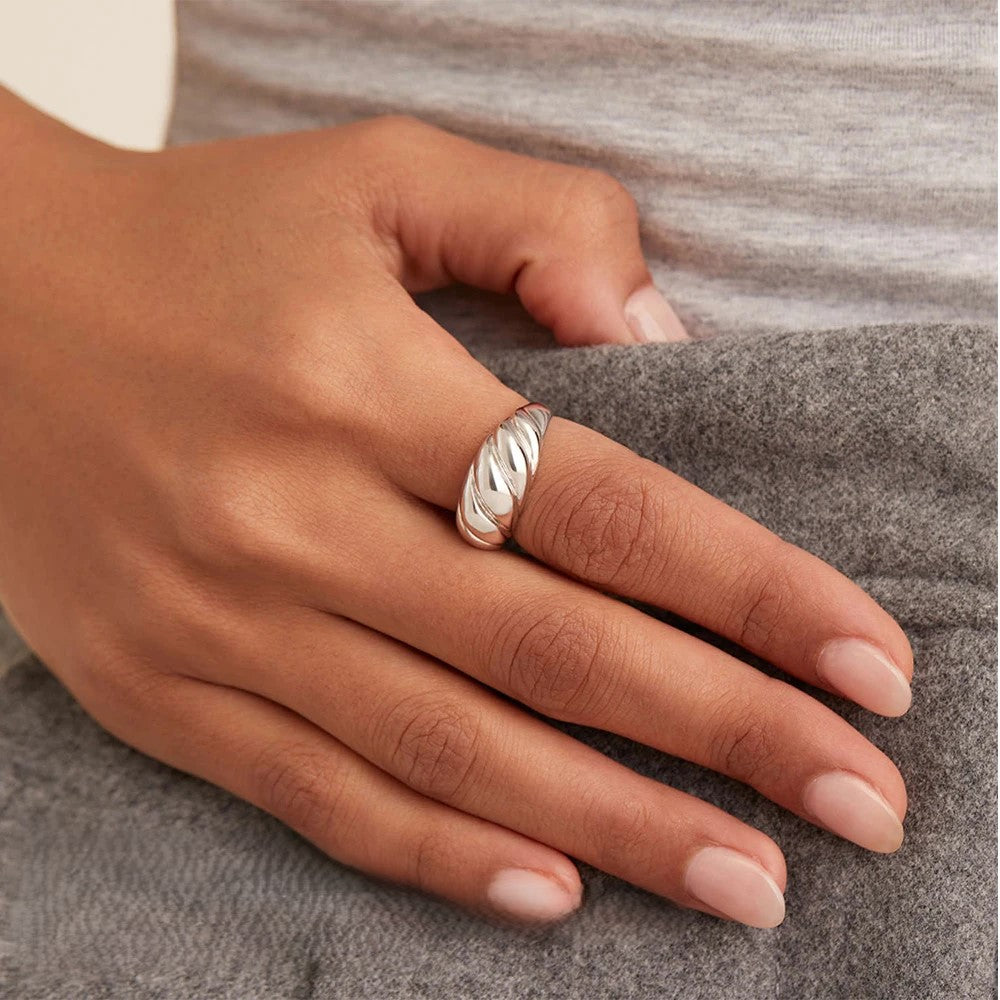 Twist Ring